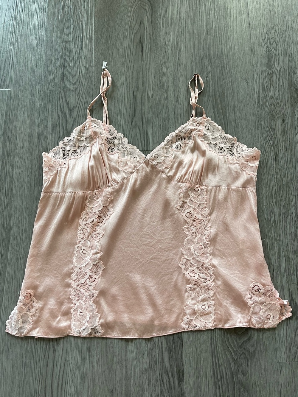 Vintage Y2K 2005 Banana republic silk cami